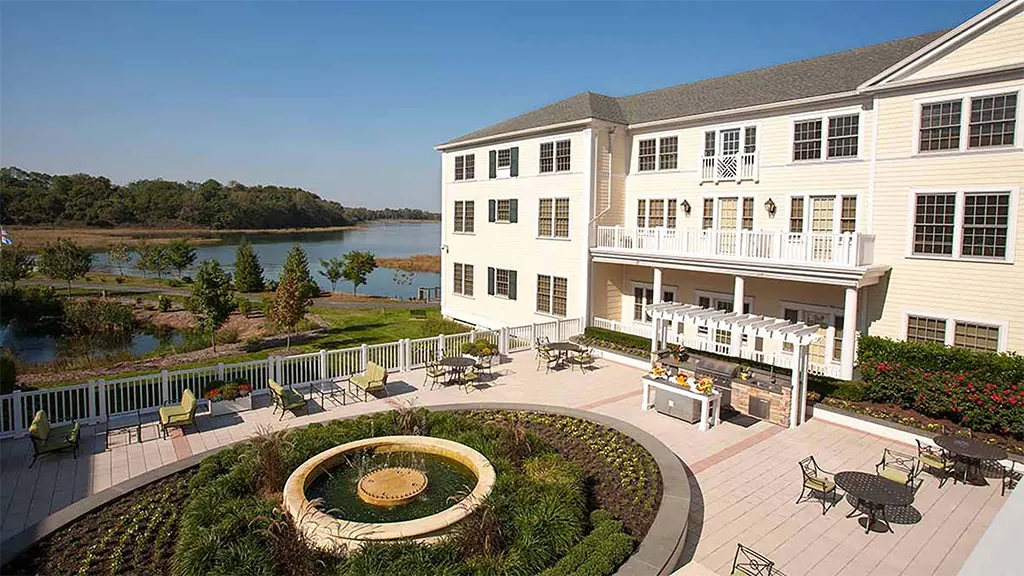 Atria on Roslyn Harbor